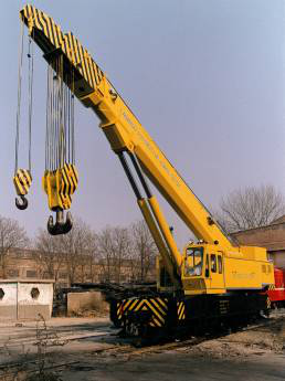 N1005 100-ton Diesel Crane for Tanzania